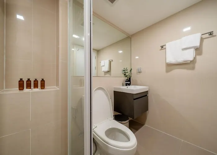 Near Bts L Duplex 42 Sqm L Rooptop Pool 曼谷